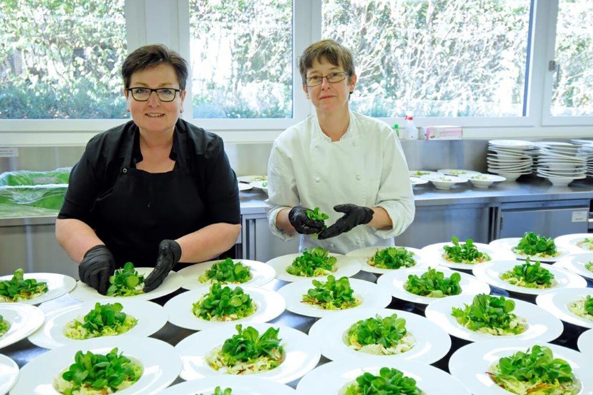 Menschen - Menschen - KAUER CATERING